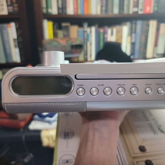 Gpx Capri Under Cabinet CD Player/Radio Mp3 Ready Space Saver AM /FM *New in Box - Picture 7 of 16